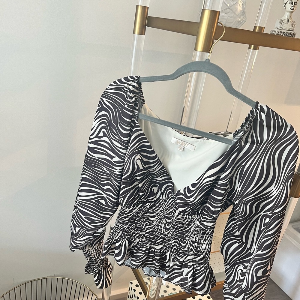 Cute retro printed blouse